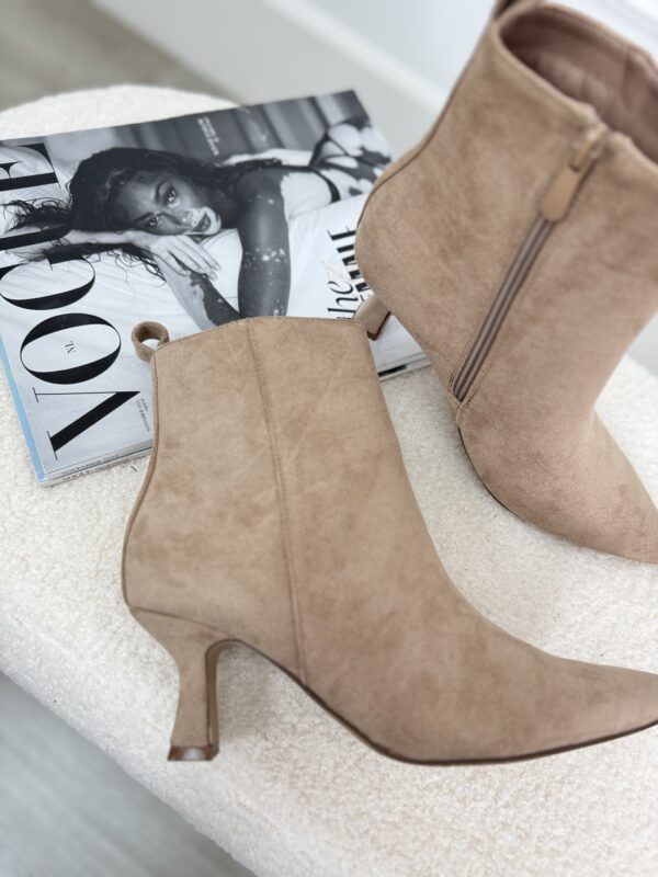 Kitten Heels 00-017 Beige