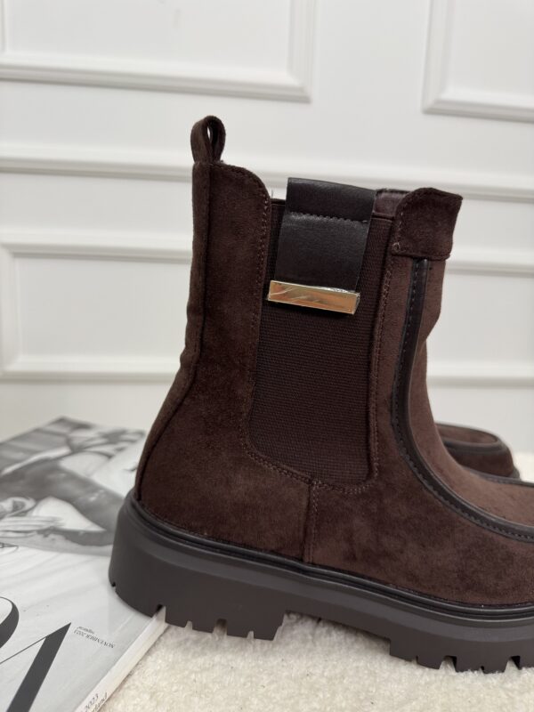 Laarsje A-965 Afgeboord Bruin