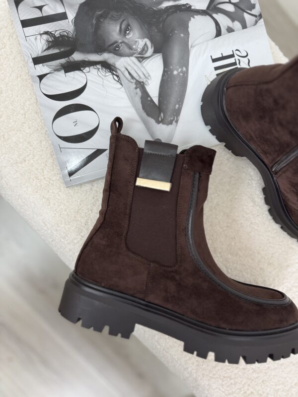 Laarsje A-965 Afgeboord Bruin