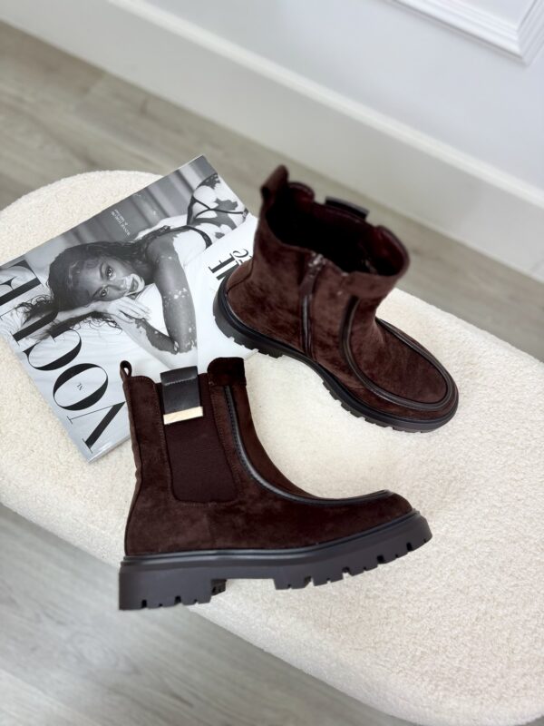 Laarsje A-965 Afgeboord Bruin