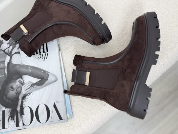 Laarsje A-965 Afgeboord Bruin