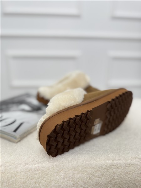 Slip On Ugg 5851