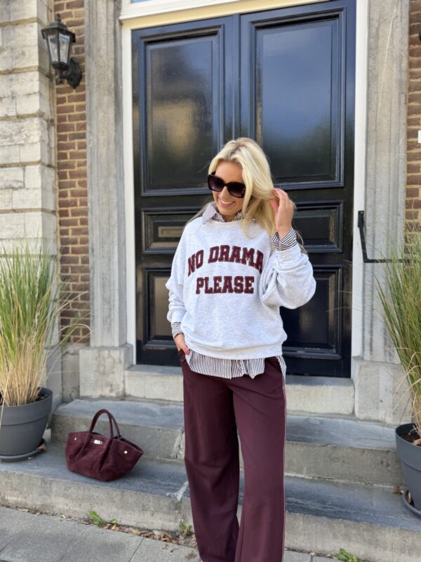 Sweater No Drama Burgundy Letters