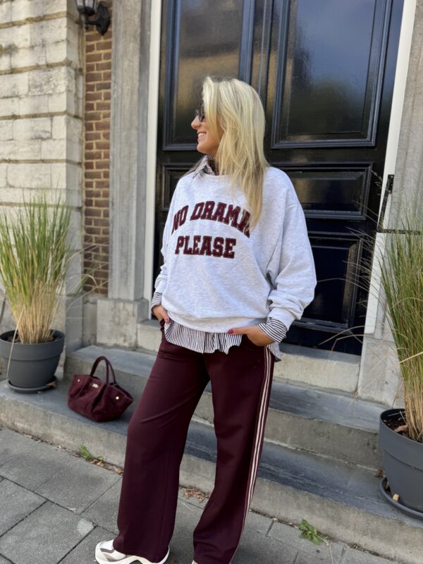 Sweater No Drama Burgundy Letters