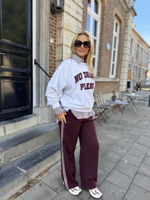 Sweater No Drama Burgundy Letters