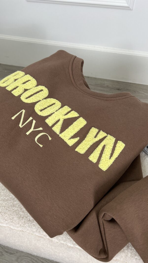 Sweater Brooklynn Gele Leters