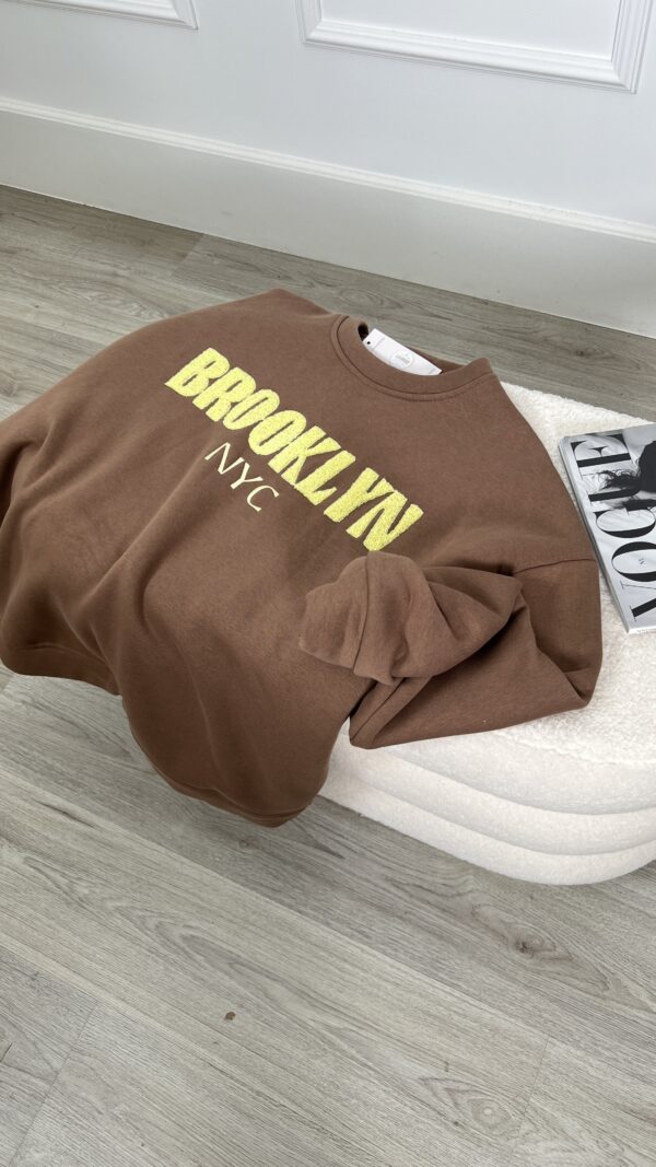 Sweater Brooklynn Gele Leters