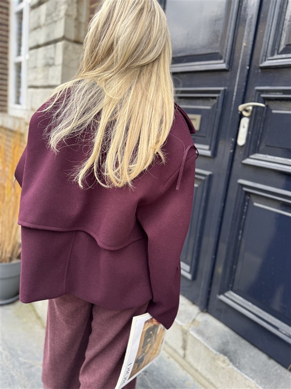 Korte Mantel Frilles Brodeaux Ld3553