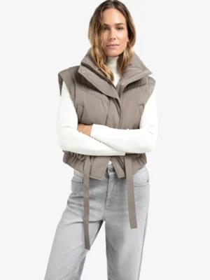 cropped-nylon-jacket-with-zip-off-sleeves-1_726fedc3-8f2a-4b63-8fdf-c30533e4bc11