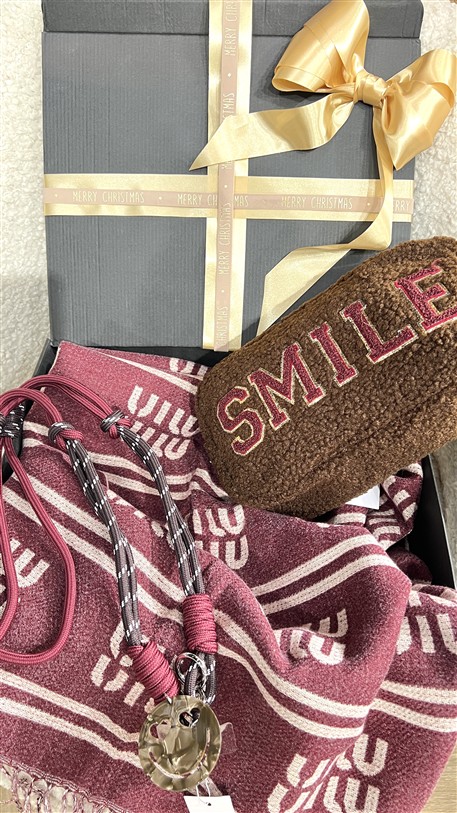 Giftbox 15 Burgundy Joy