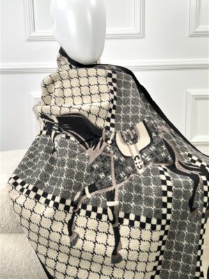 H-Sjaal Small Logo All Over Zwart