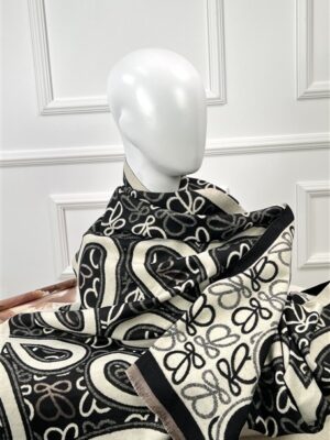 Anagram Sjaal Loew Zwart