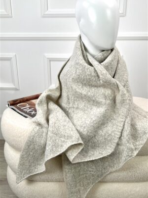 Basic Sjaal Uitlopende Punt Ecru