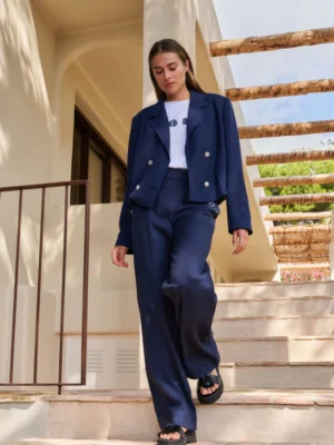 boyfriend-t-shirt-with-artwork-print