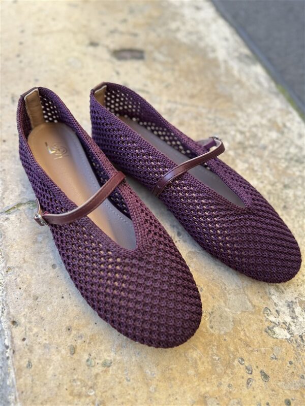 Everyday Elegance Flat Bordeaux