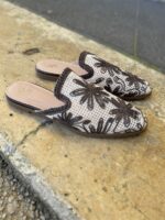 68-418 Soft Bloom Mule Bruin