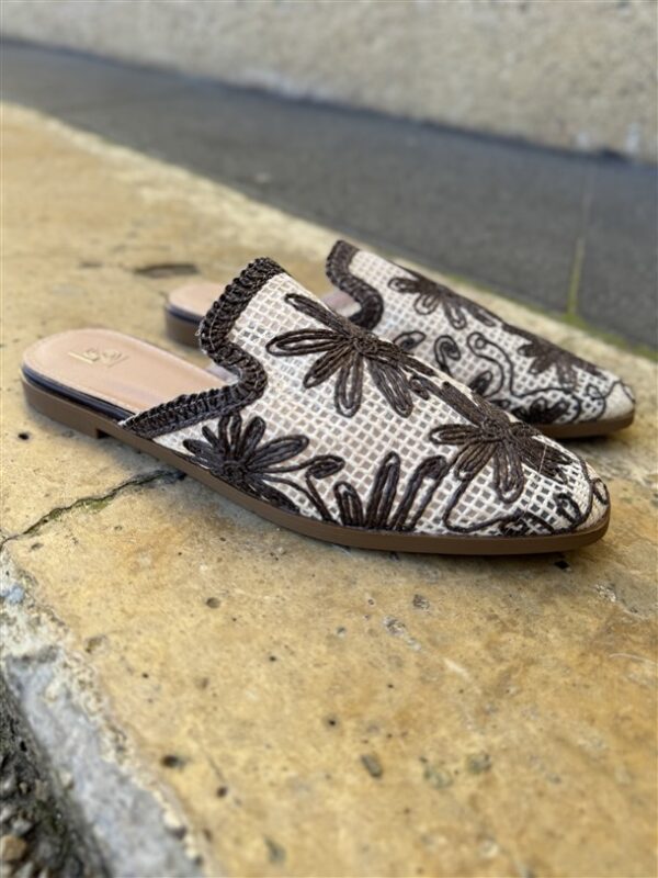 68-418 Soft Bloom Mule Bruin