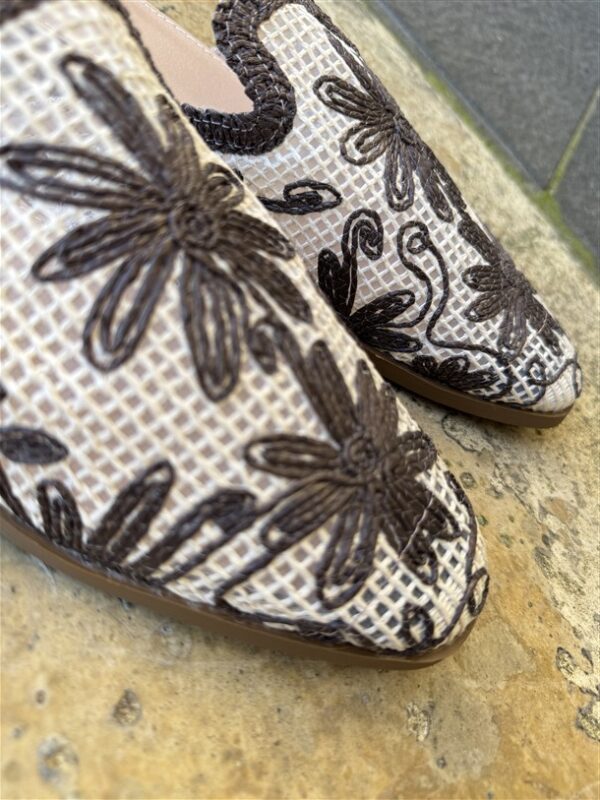 68-418 Soft Bloom Mule Bruin