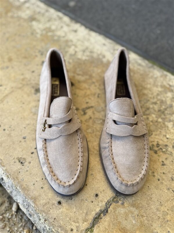 Timeless Comfort Loafer Beige