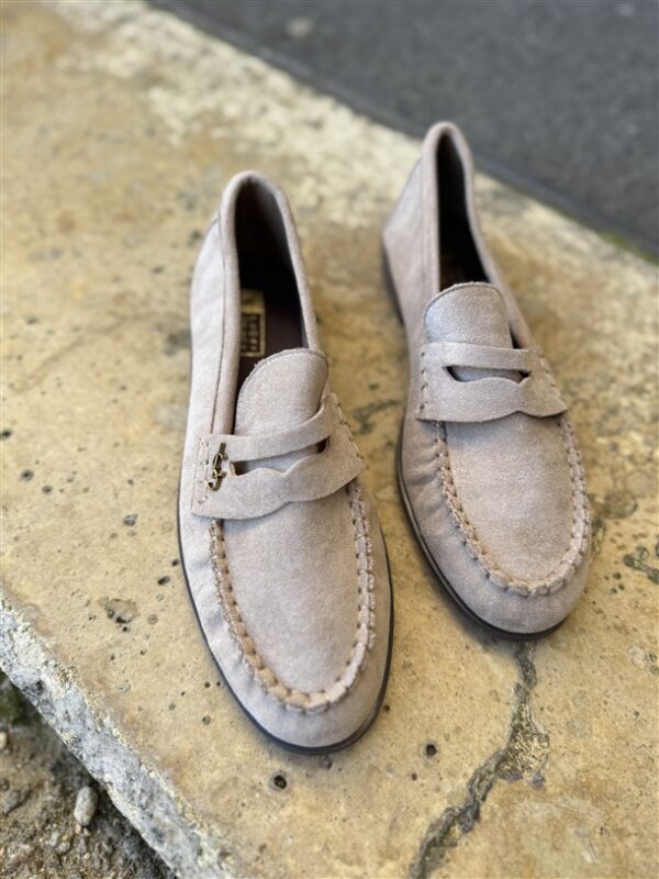 Timeless Comfort Loafer Beige