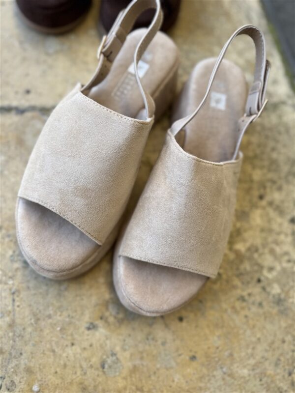 Soft Summer Wedge Suede Beige