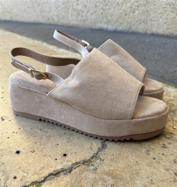 Soft Summer Wedge Suede Beige