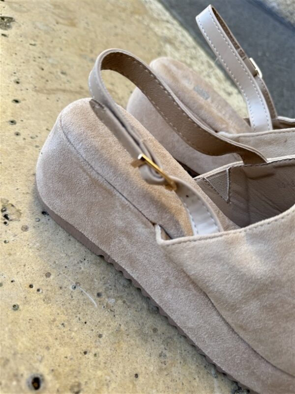 Soft Summer Wedge Suede Beige