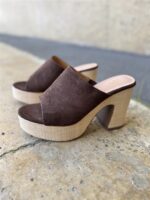 Elegant Platform Mule Bruin