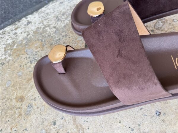 Minimal Luxe Slide Brown