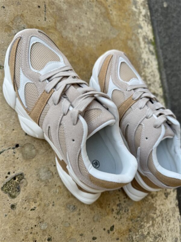 Urban Comfort Sneaker Camel