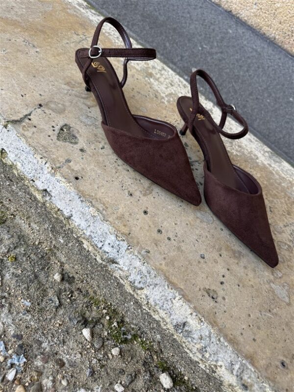 Elegant Suede Slingback Heels