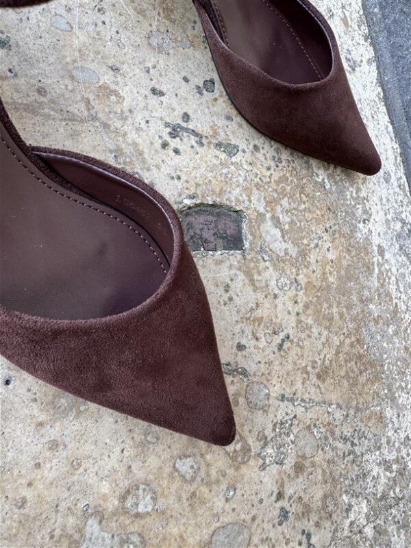 Elegant Suede Slingback Heels