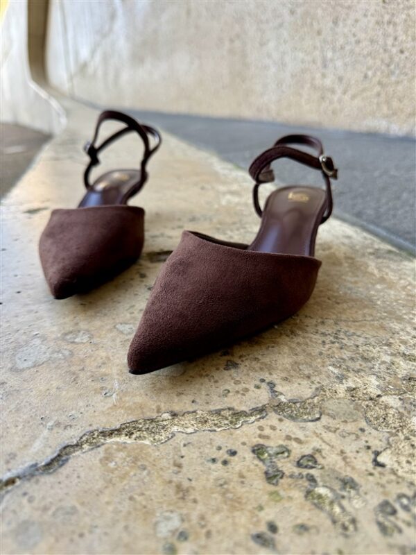 Elegant Suede Slingback Heels