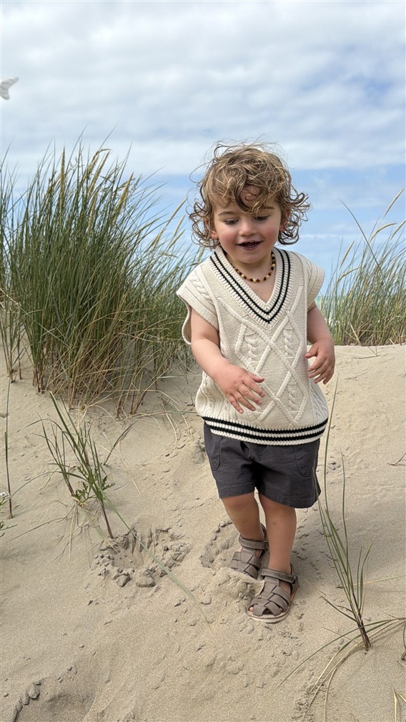LITTLE LEAN DEBARDEAUR CABLE KNIT BEIGE