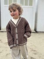 LITTLE LEAN CABLE KNIT CARDIGAN BRUIN
