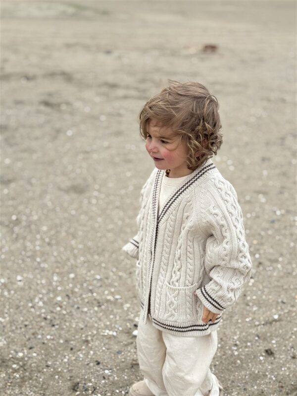 LITTLE LEAN CABLE KNIT CARDIGAN BEIGE
