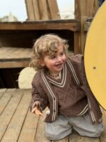 LITTLE LEAN CABLE KNIT CARDIGAN BRUIN