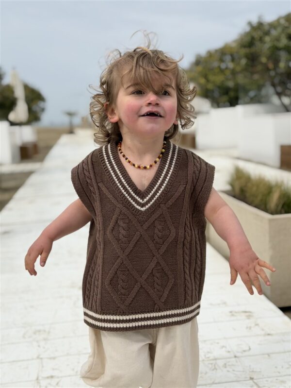 LITTLE LEAN CABLE KNIT BRUIN