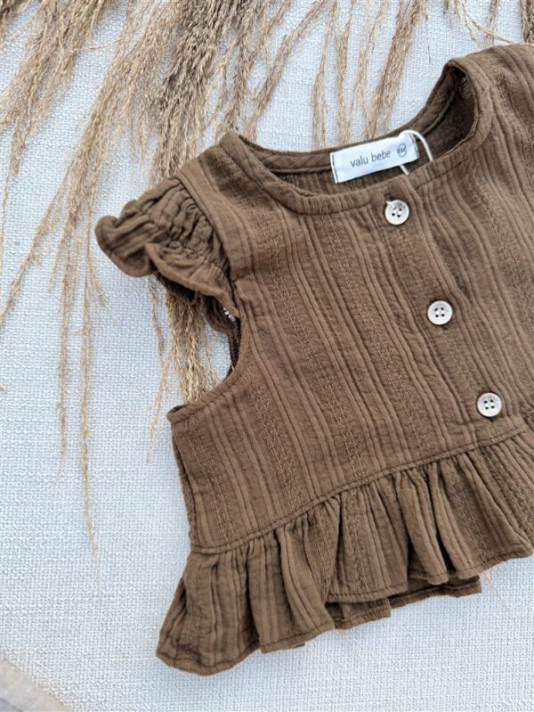 Top Ruffle Buttons Brown