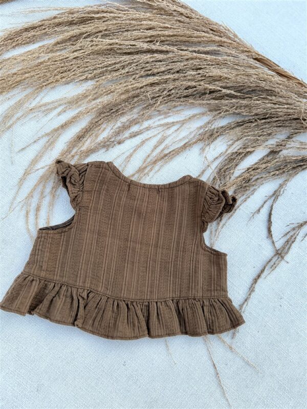 Top Ruffle Buttons Brown