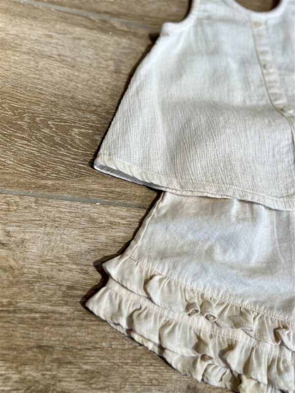 Ll Ruffle Bloom Short Cream