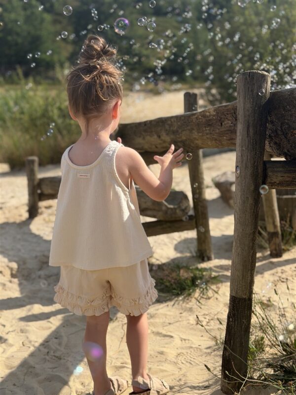 Ll Ruffle Bloom Short Cream